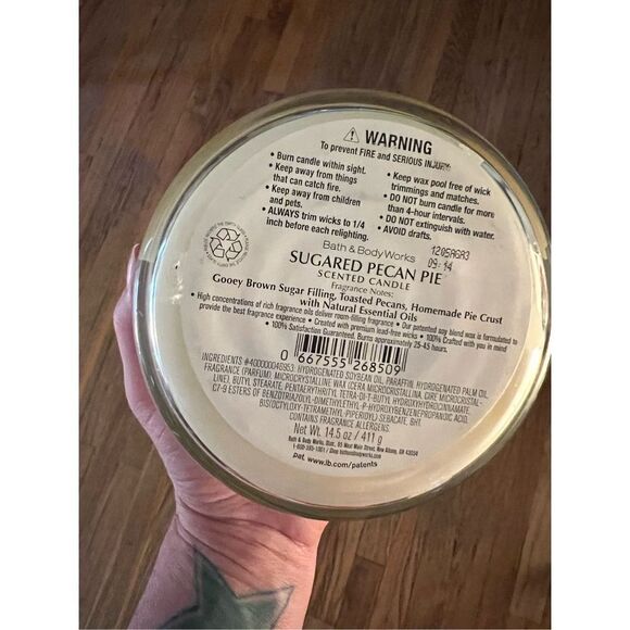 Bath & Body Works Sugared Pecan Pie 3 Wick Candle - Picture 5 of 5